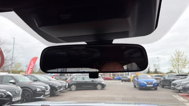 Nissan Juke 1.0 DiG-T N-Connecta 5dr Petrol Hatchback